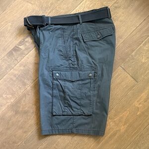 Levi’s Cargo Shorts Men’s Size 36